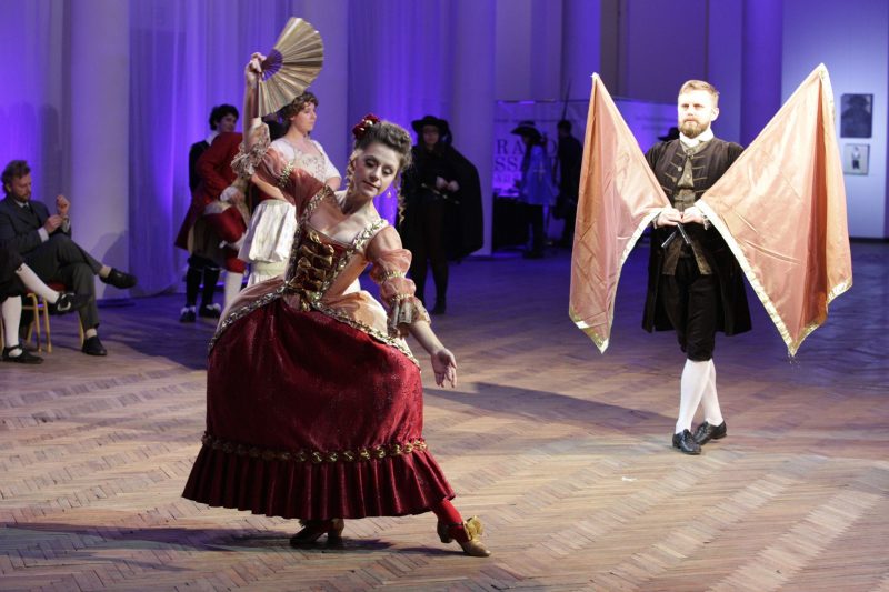 Открывает праздник День Фехтовальщика 2020 Театр танца «Монплезир», руководитель Анастасия Попова