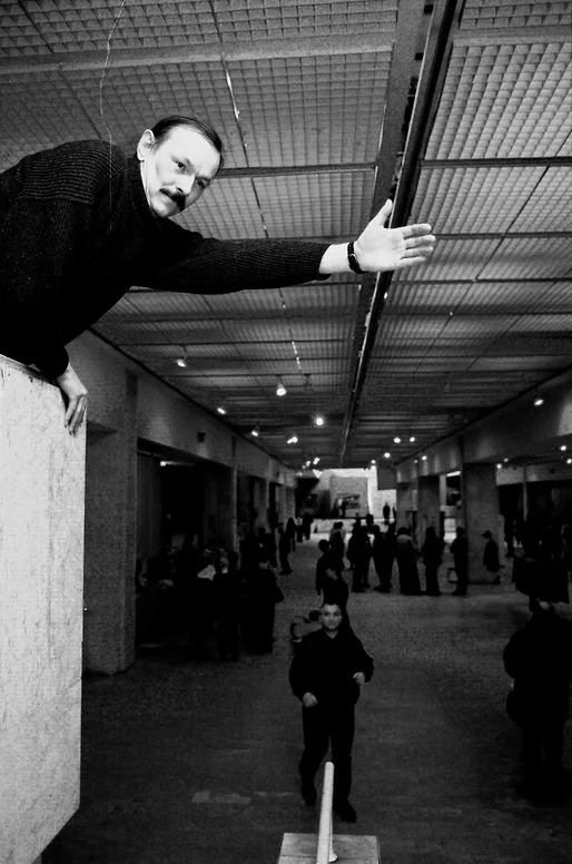 1998 г. Художник Владимир Шинкарев Фото: Коммерсантъ / Дима Конрадт (и ещё 15 фотографий к этой статье)