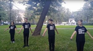 Ученики школы «Плащ и шпага» на церемонии День фехтования 2025 в день 10-летия основания школы.
13.09.2025