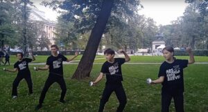 Ученики школы «Плащ и шпага» на церемонии День фехтования 2025 в день 10-летия основания школы.
13.09.2025