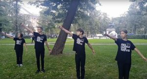 Ученики школы «Плащ и шпага» на церемонии День фехтования 2025 в день 10-летия основания школы.
13.09.2025