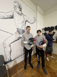 Санкт-Петербургский Фехтовальный Клуб. Гранд Ассо 2025. Ученики школы «Плащ и шпага» Артём и Станислав успешно выступили на Гранд Ассо 2025 в боях со взрослыми фехтовальщиками.
23.11.2025