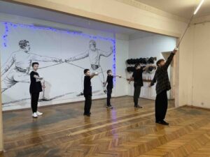 Святочный вечер. Школа «Плащ и шпага», 1 курс сдает экзамен по технике фехтования в присутствии родителей и гостей. 
Ученики показывают праздничный салют вместе с учителем по пластике актёром Андреем Бакуном.
СПбФК 17.01.26
