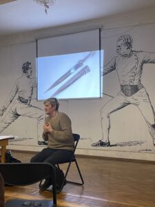 Санкт-Петербургский Фехтовальный Клуб. Конференция Дни Пионтека - 2026. Лектор – Борис Геннадиевич Трубников, ректор Академии боевых и воинских искусств, тренер школы Да Конг. Автор монографии «Определитель холодного оружия». 18.03.26