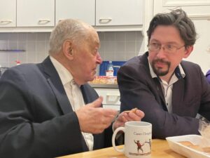 Санкт-Петербургский Фехтовальный Клуб. Дни Пионтека 2026. После лекции. Андрей Леонидович Тимковский – доктор физико-математических наук, ведущий научный сотрудник лаборатории природных полимеров в Институте высокомолекулярных соединений РАН, председатель Правления Санкт-Петербургский союз ученых и И.Г. Широбоков, руководитель группы по сохранению творческого наследия Г.В. Пионтека при СПбСУ. 29.03.26