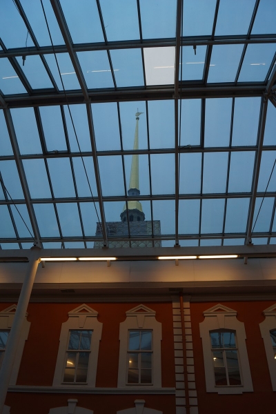 1. Стеклянная крыша над внутренним двором Комендантского дома - зал атриум.