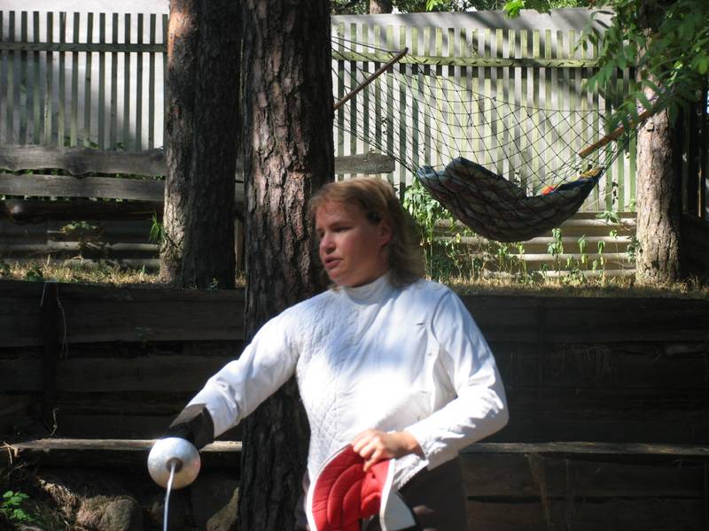 Леднева Татьяна дает мастер класс по фехтованию