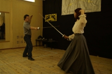 Каприлов Руслан дает урок фехтования Алине Туляковой. 2008. Фото Михаил Шеремет
